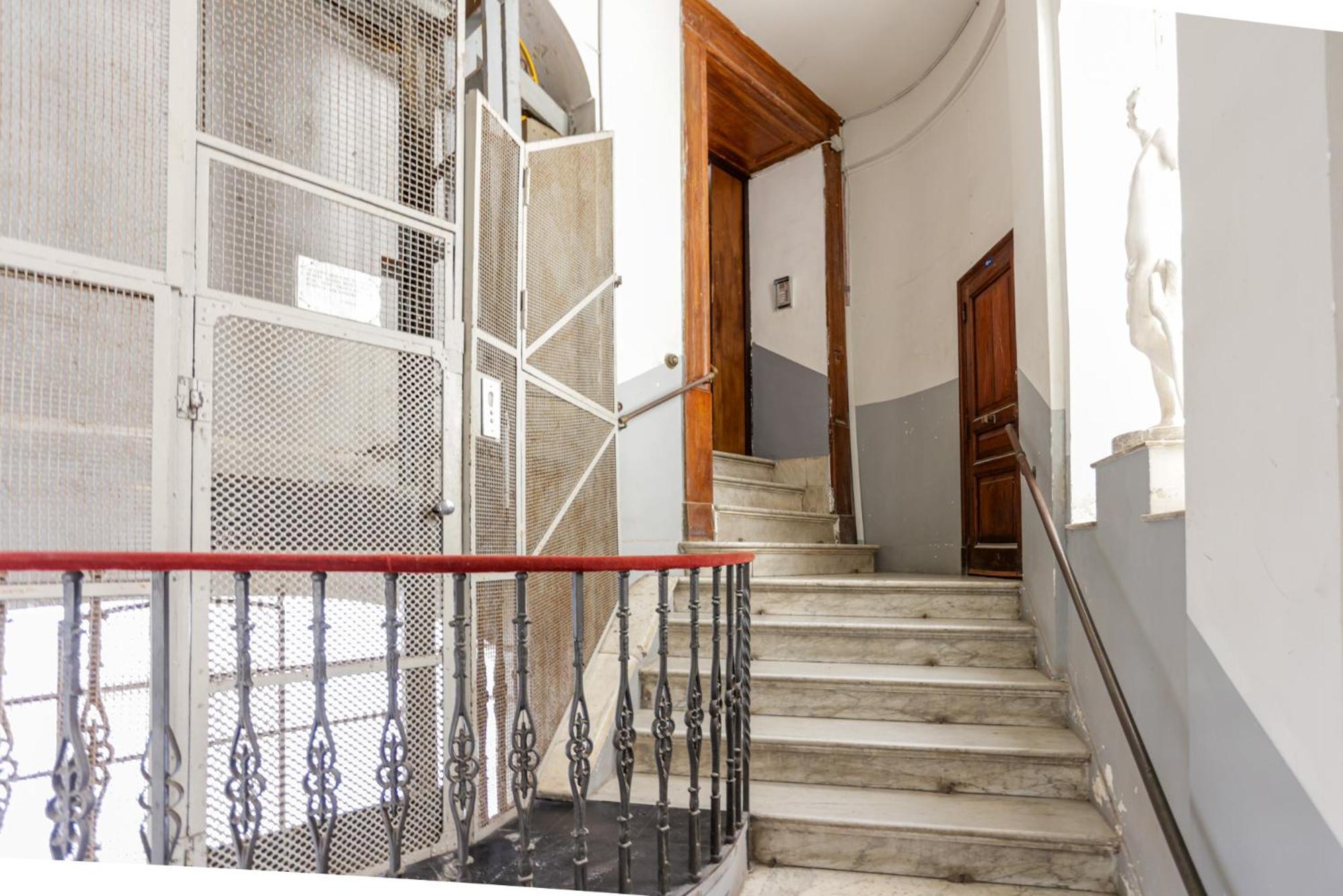 Appartamento Via Tommaso Caravita 6