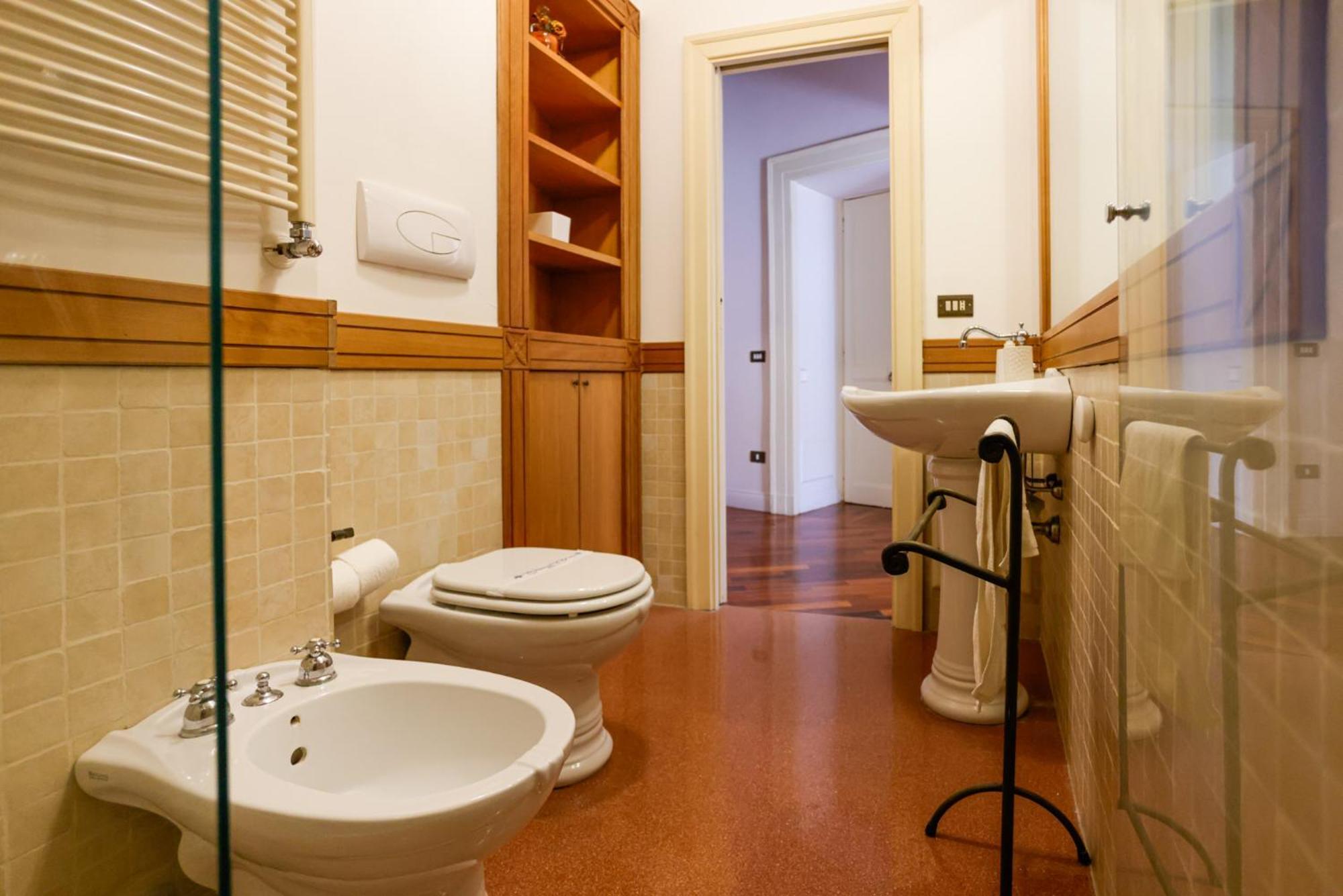 Via Tommaso Caravita 6