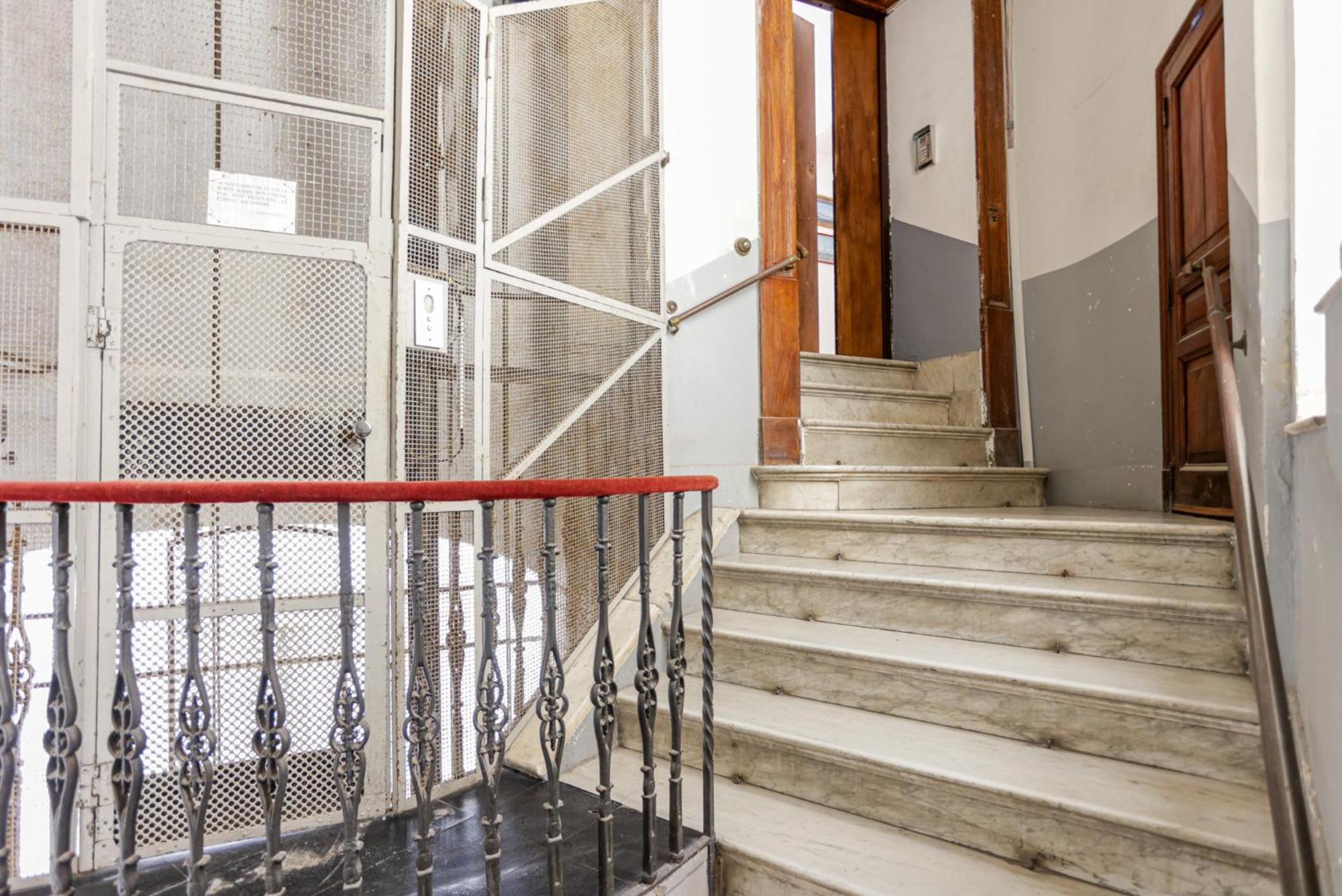 Via Tommaso Caravita 6 Apartment *