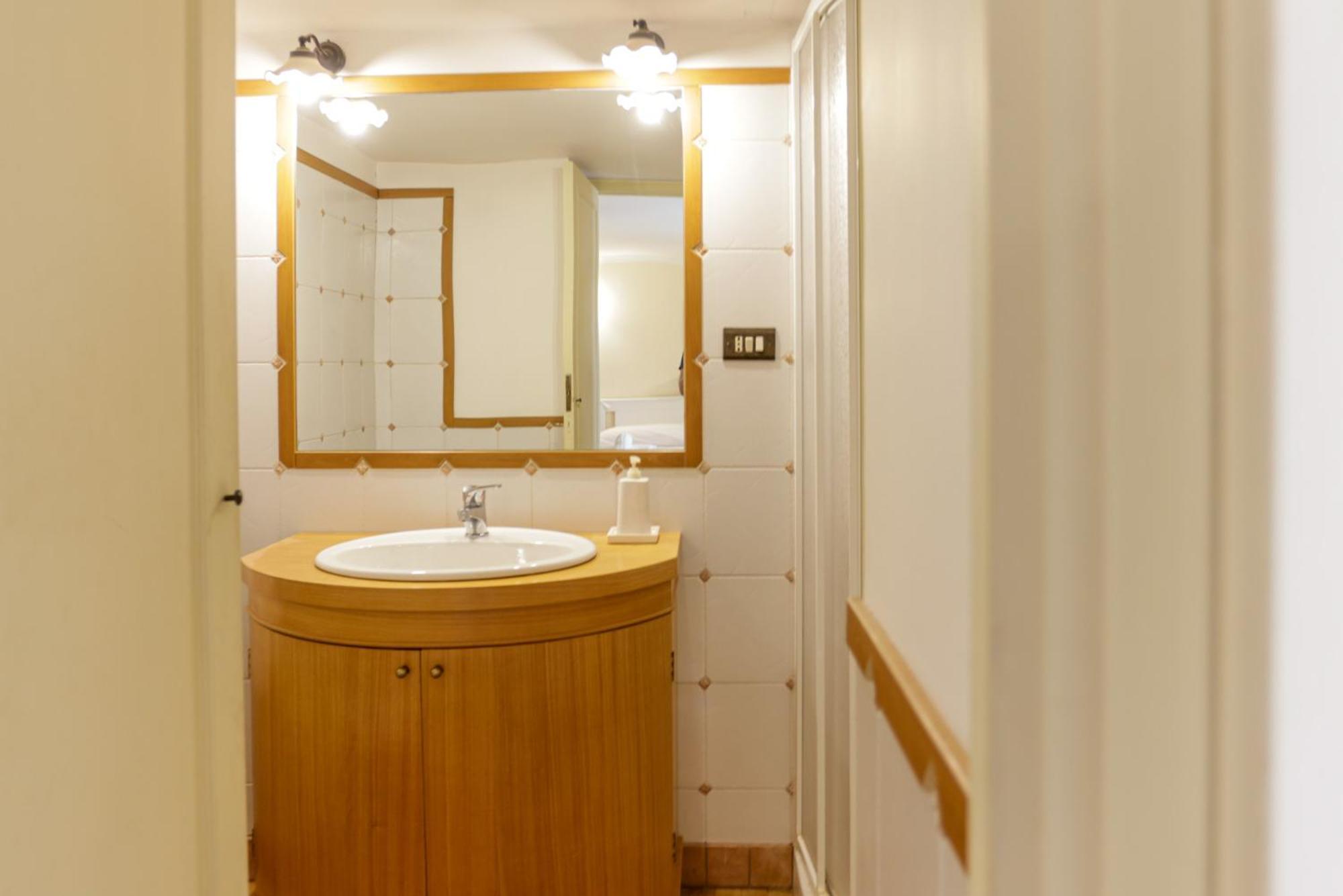 Via Tommaso Caravita 6 Apartment Naples