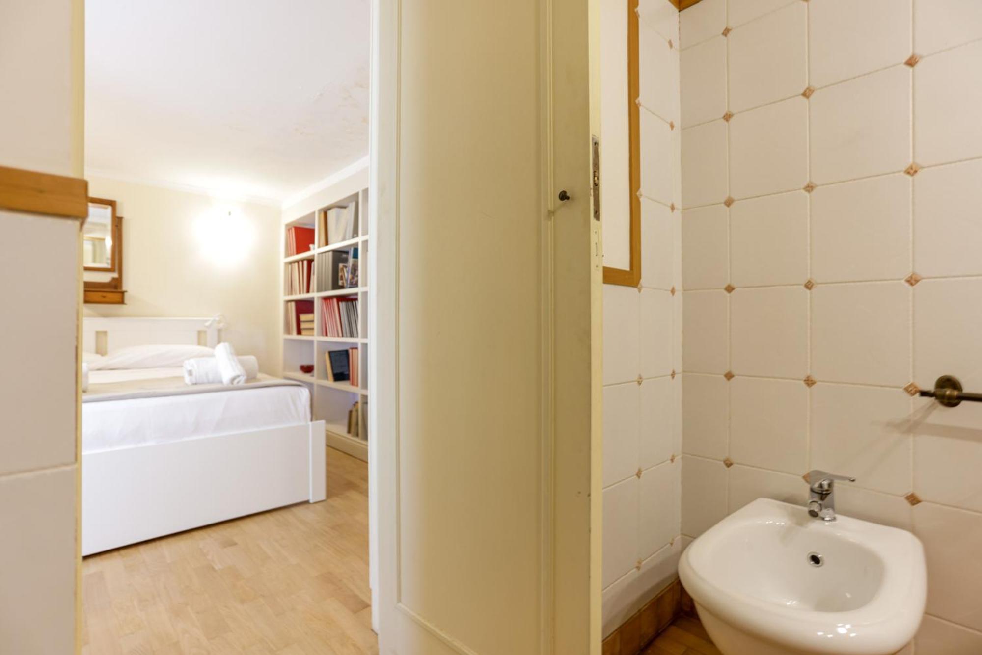 Via Tommaso Caravita 6 * Naples