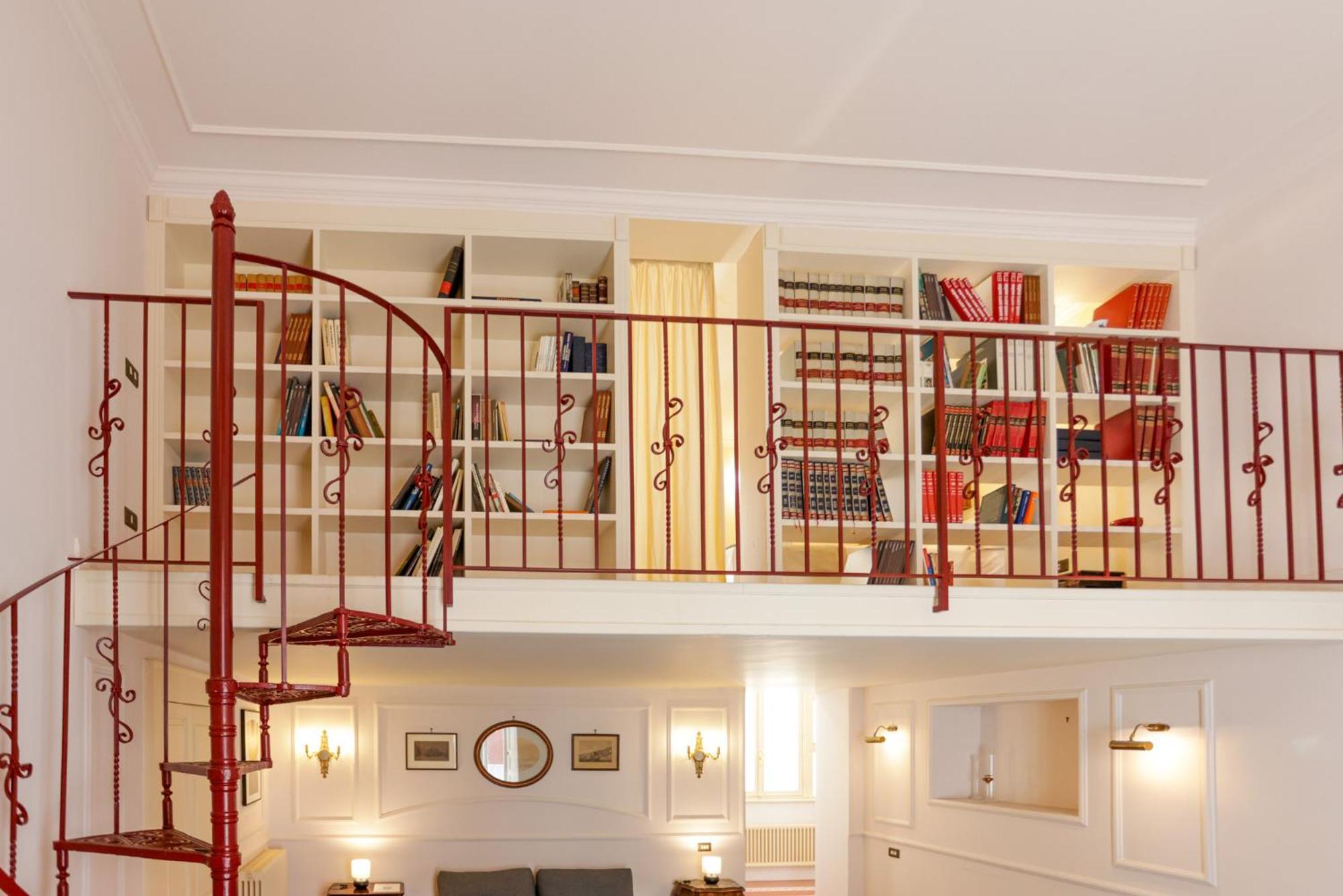 Apartment Via Tommaso Caravita 6