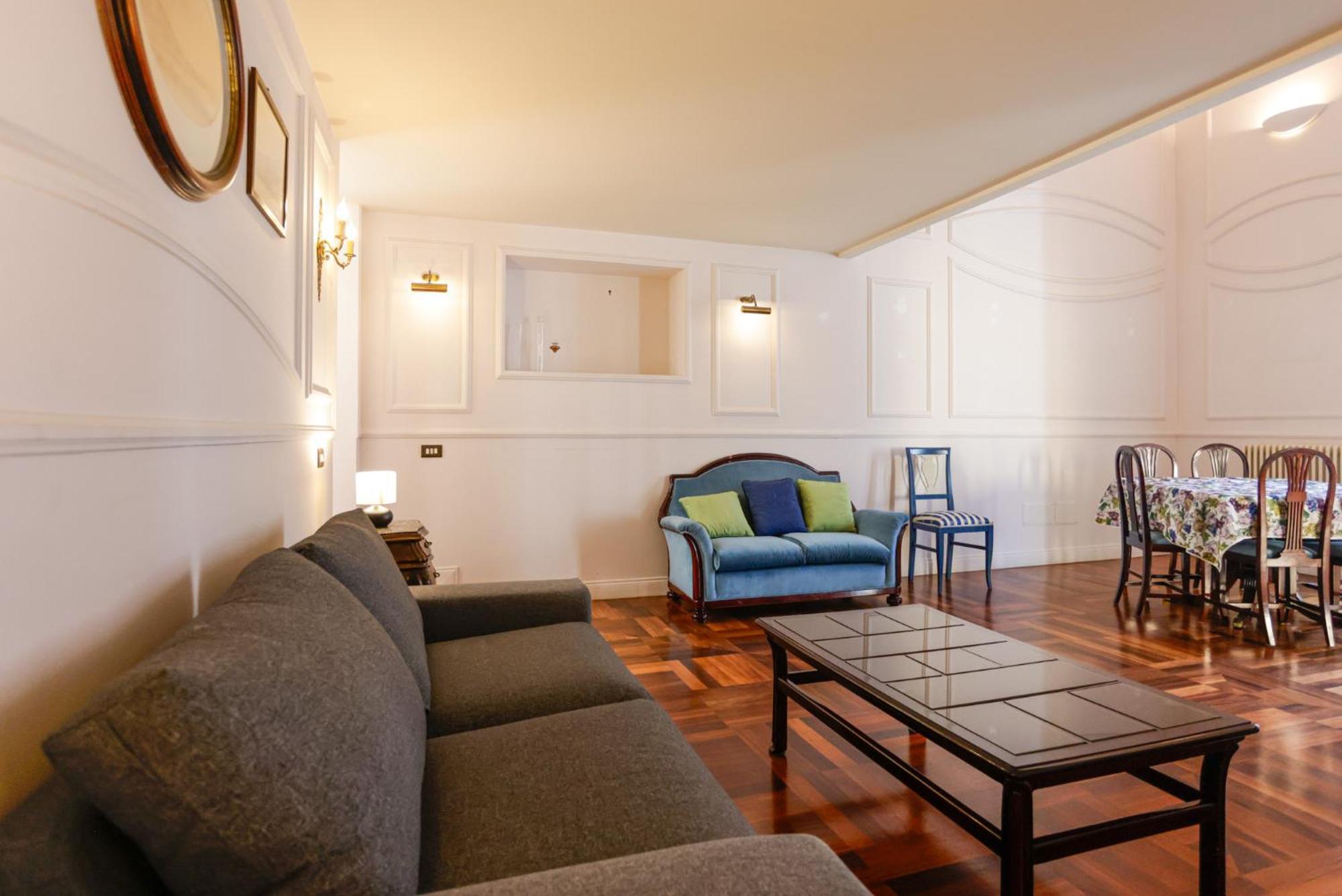 Apartment Via Tommaso Caravita 6