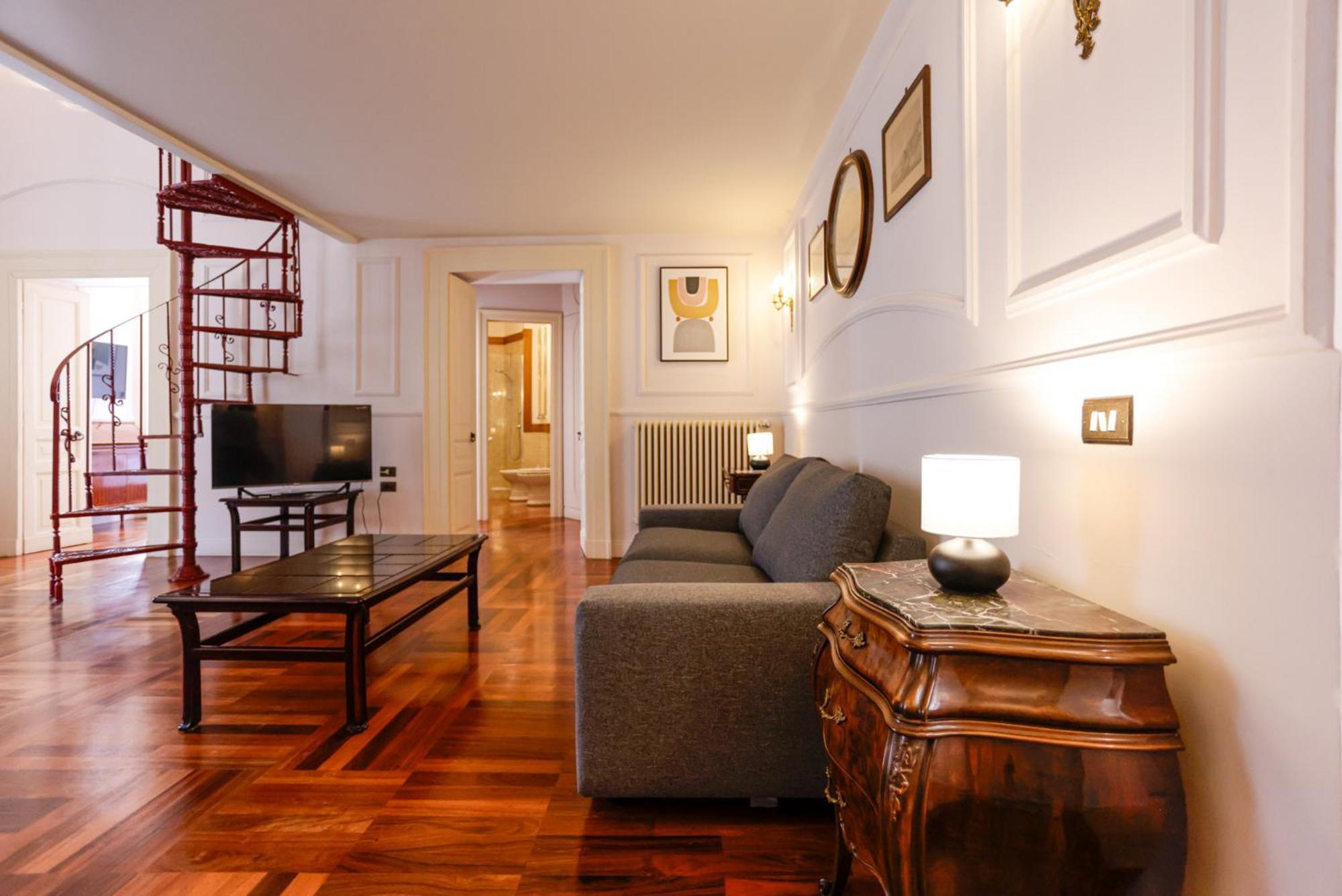 Via Tommaso Caravita 6 Apartment Naples
