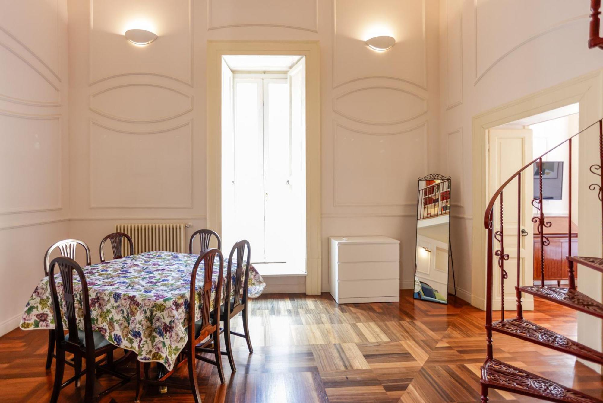 Apartment Via Tommaso Caravita 6