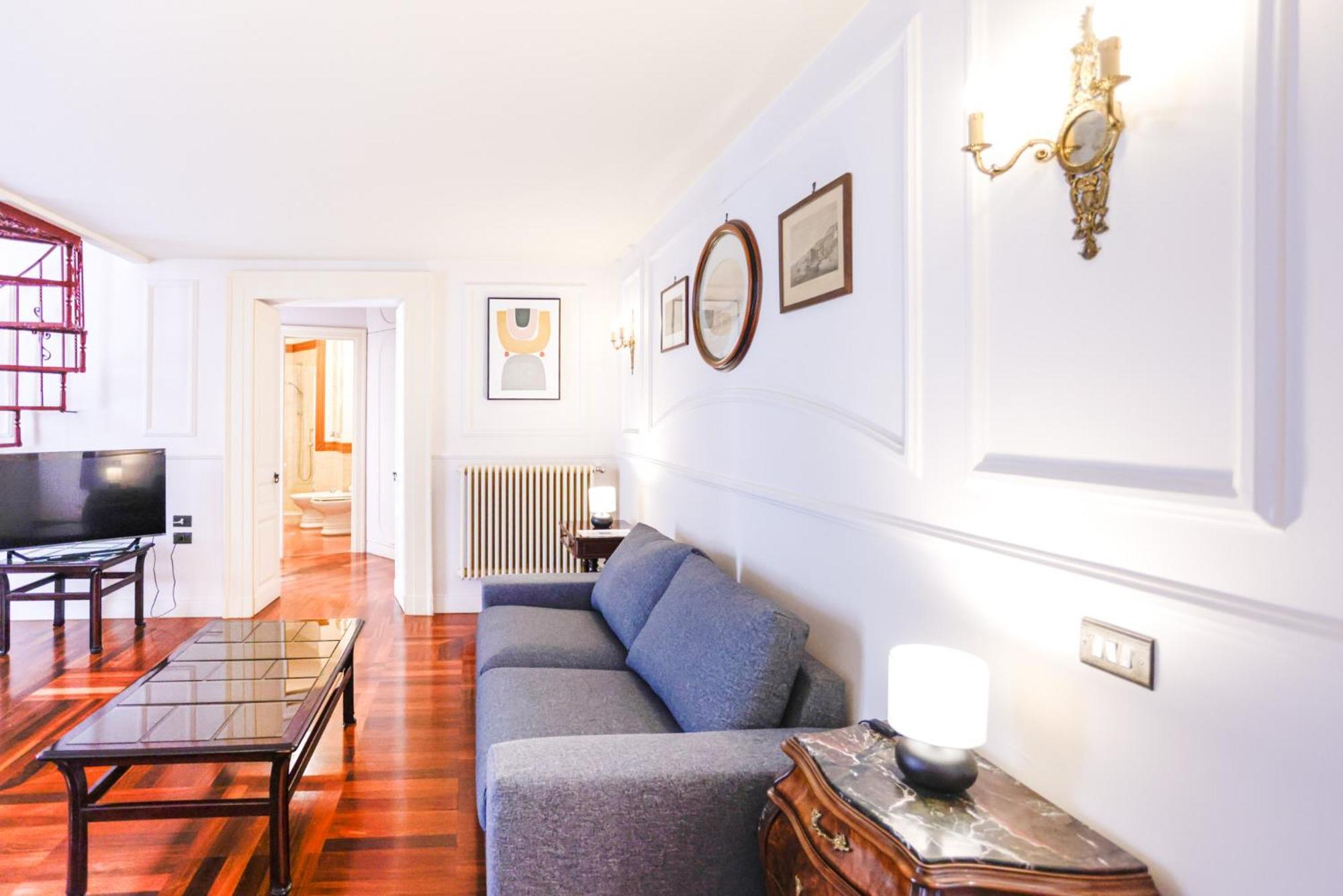 Via Tommaso Caravita 6 * Naples