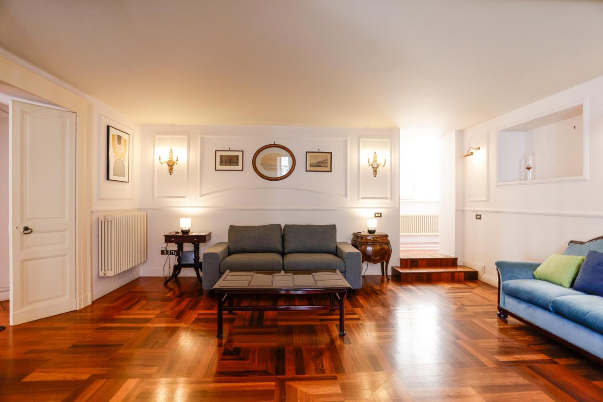 Via Tommaso Caravita 6 Apartment *