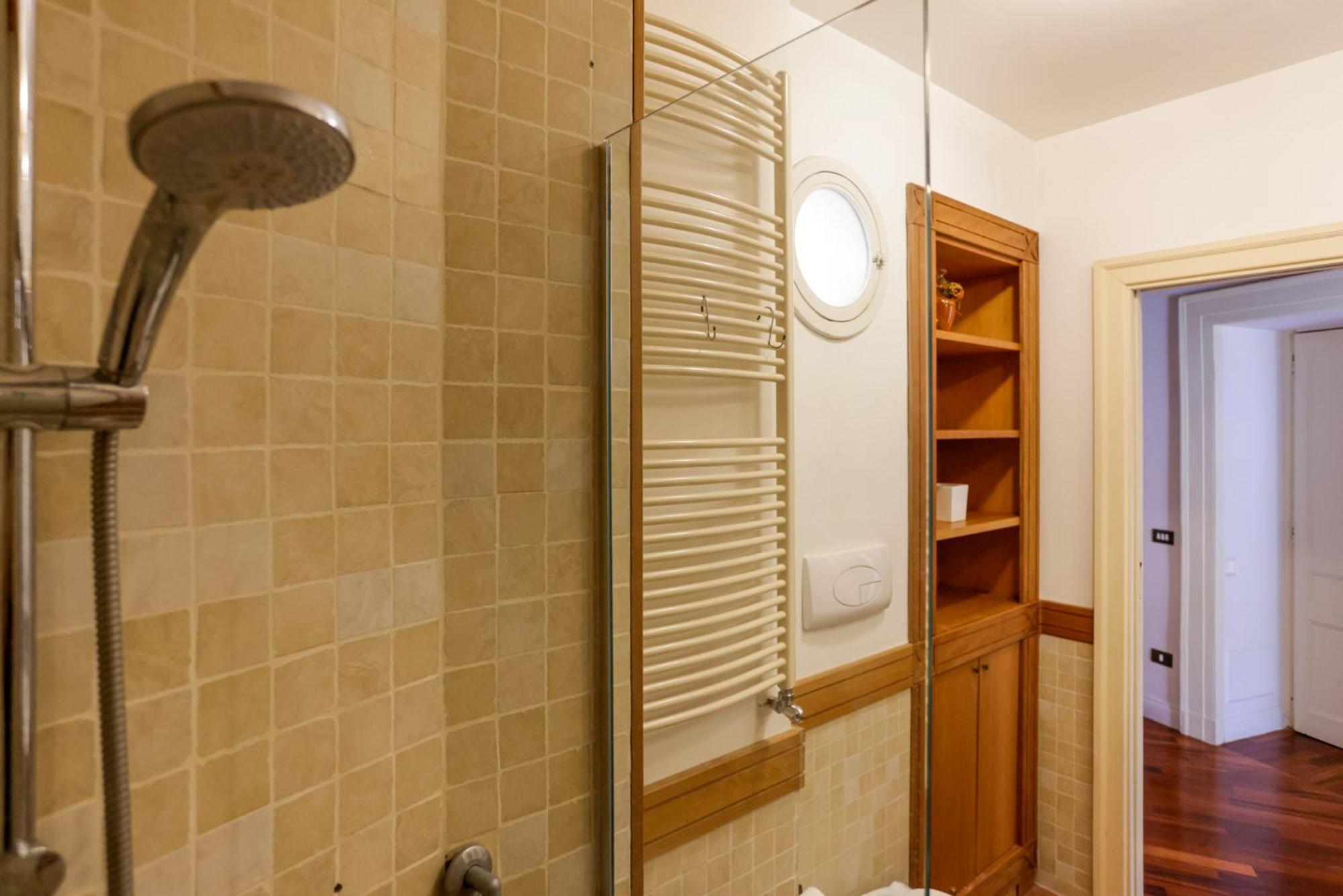 Via Tommaso Caravita 6 Apartment *