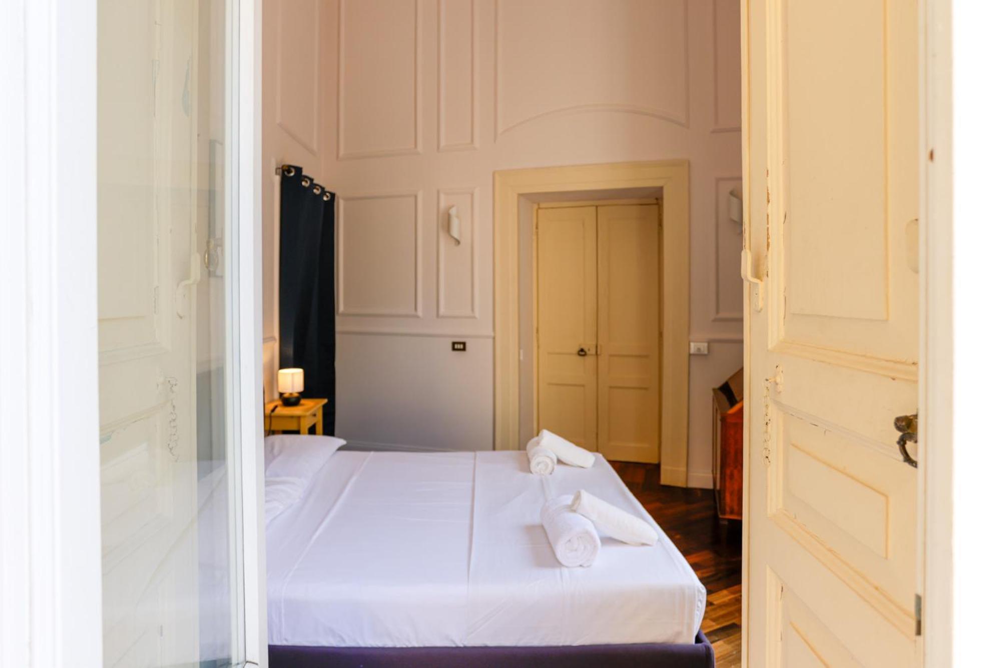 Apartment Via Tommaso Caravita 6 *