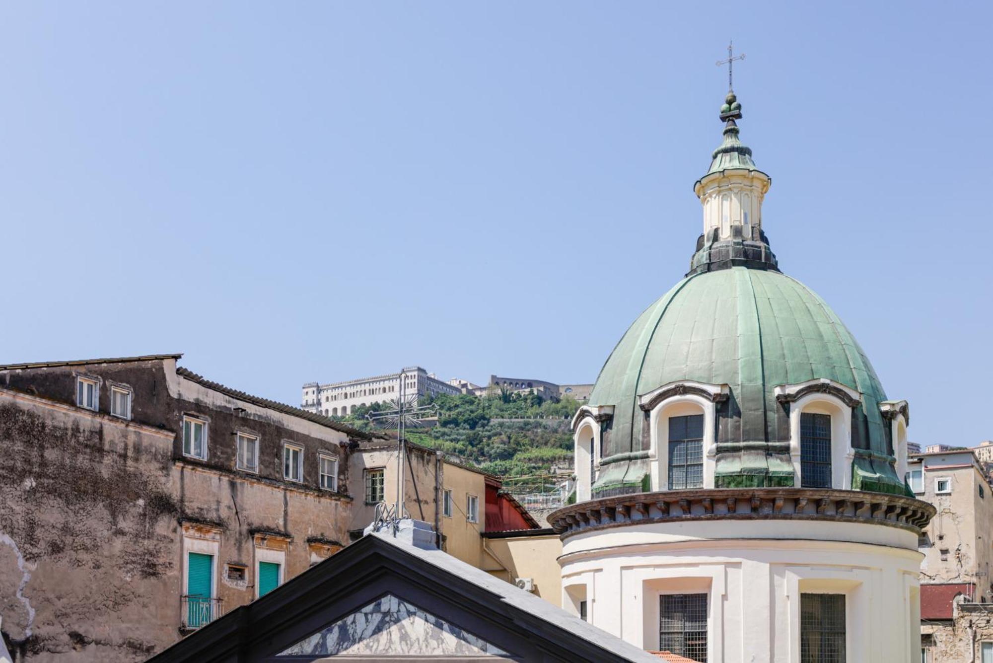 Apartment Via Tommaso Caravita 6 *