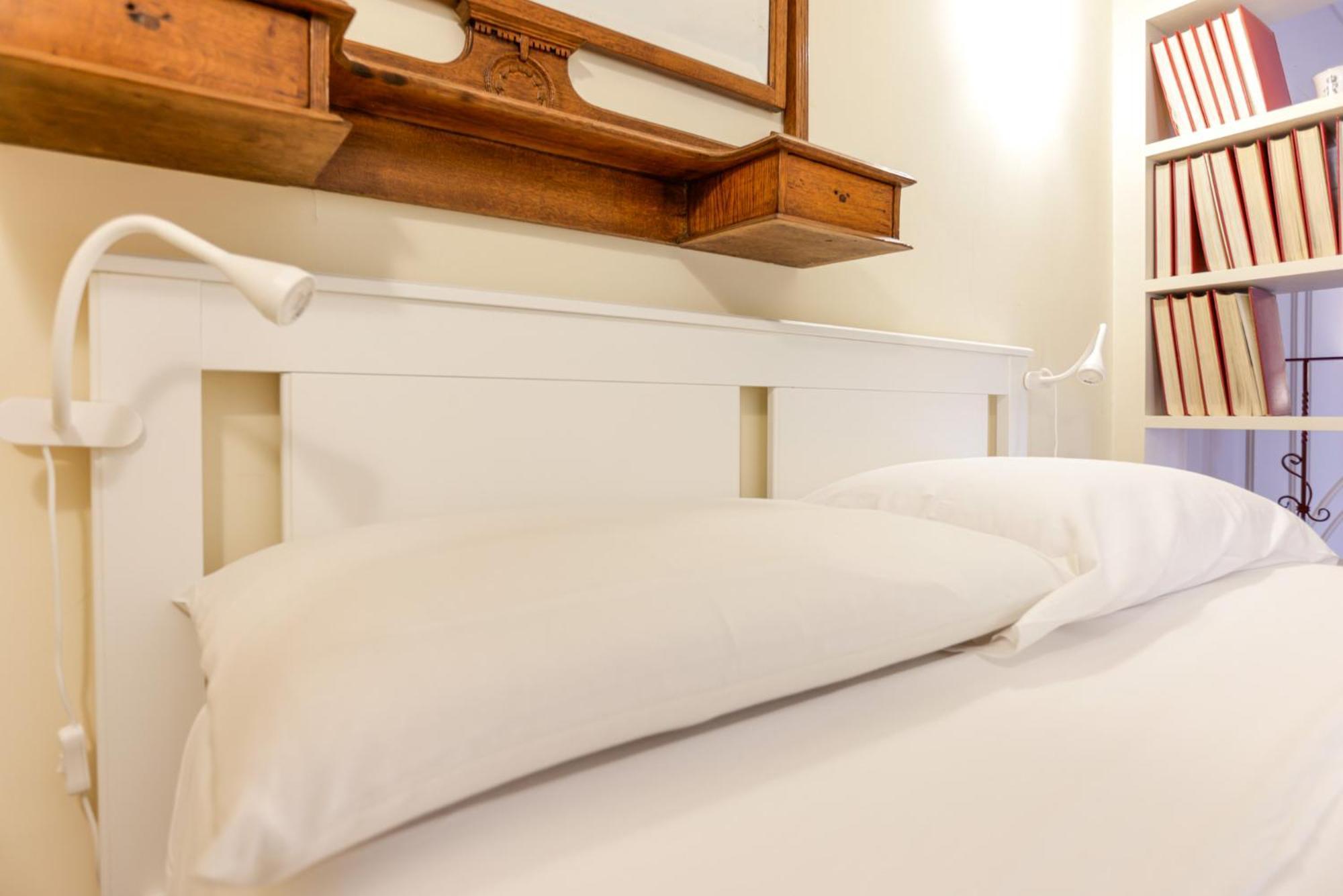 Apartment Via Tommaso Caravita 6