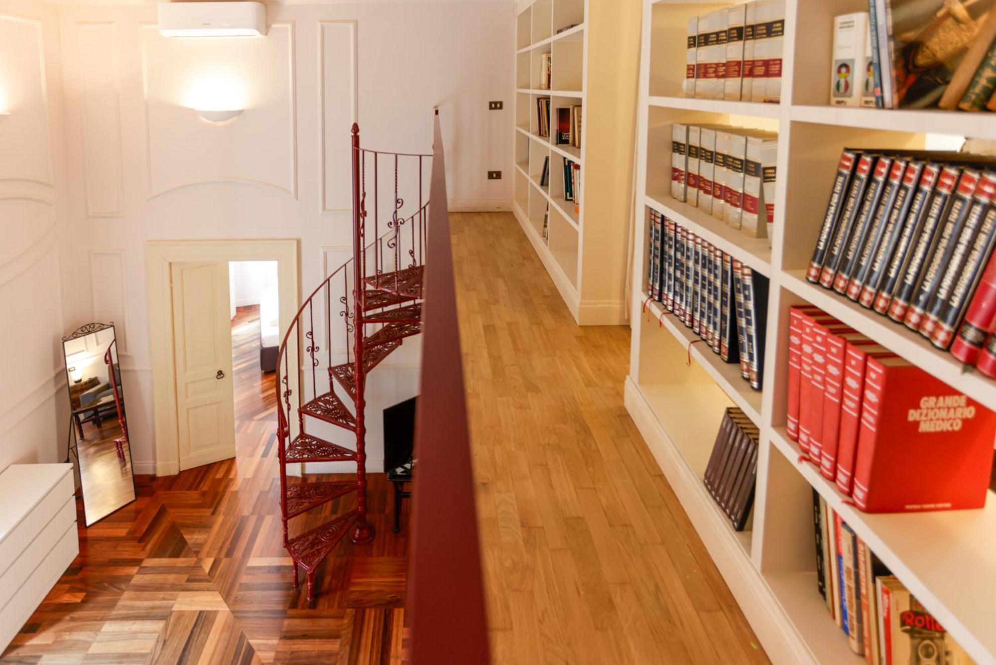 Via Tommaso Caravita 6 Apartment Naples