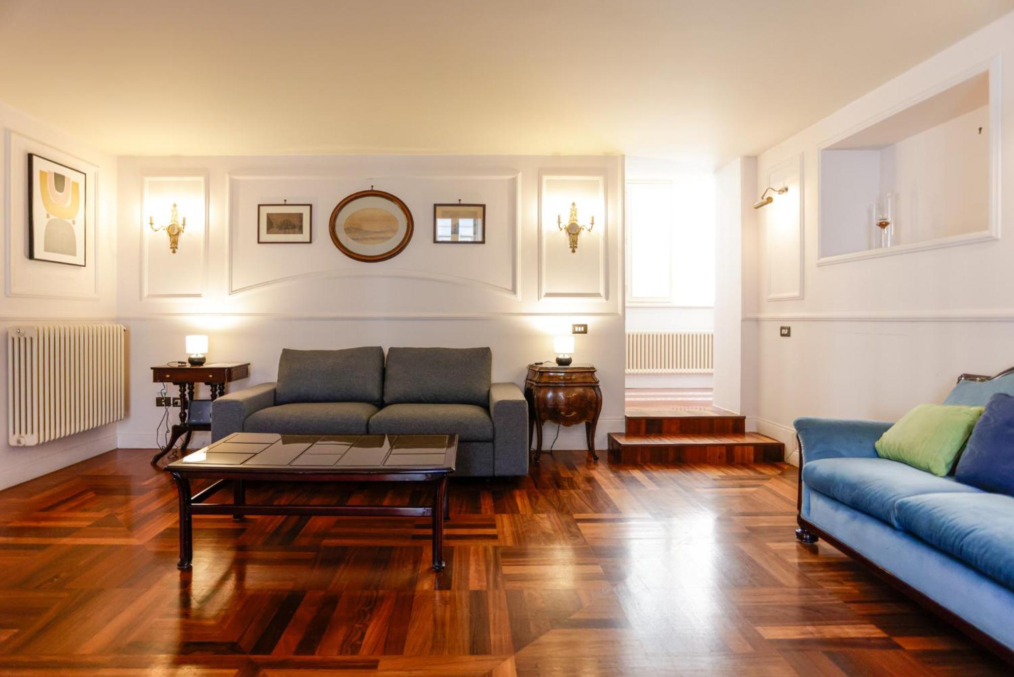 Via Tommaso Caravita 6 Apartment