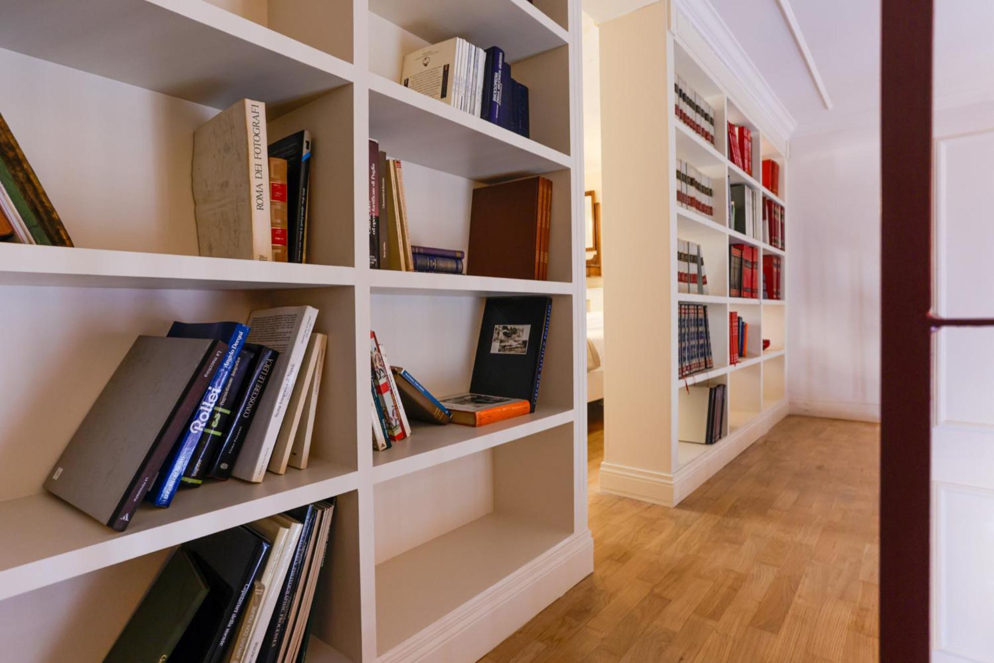 Apartment Via Tommaso Caravita 6