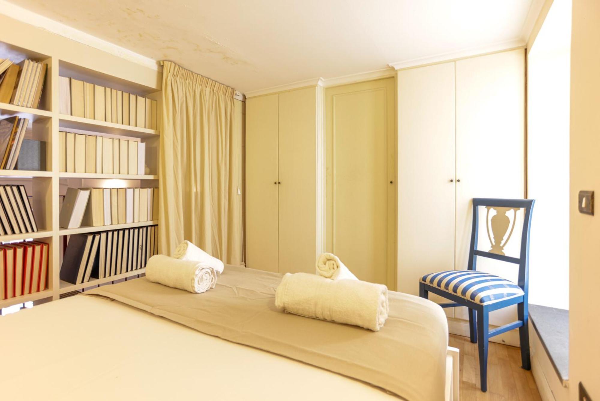 Via Tommaso Caravita 6 Apartment Naples